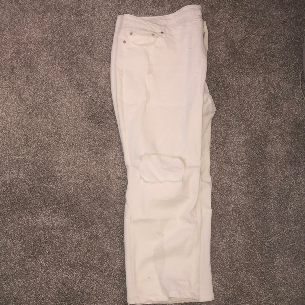 White capris